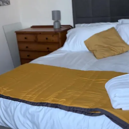 Eden Homez 28 Russell Road, Bs67ub