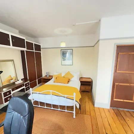 Eden Homez 28 Russell Road, Bs67ub Bed & Breakfast *