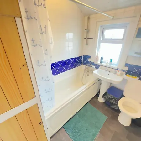 Eden Homez 28 Russell Road, Bs67ub Bed & Breakfast *