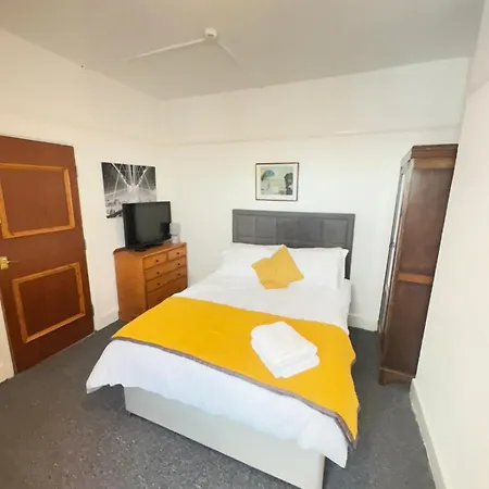 Eden Homez 28 Russell Road, Bs67ub Bristol