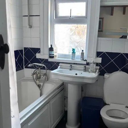 Eden Homez 28 Russell Road, Bs67ub * Bristol