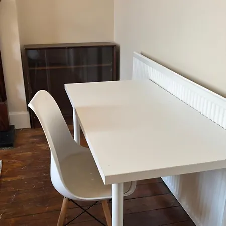 Eden Homez 28 Russell Road, Bs67ub