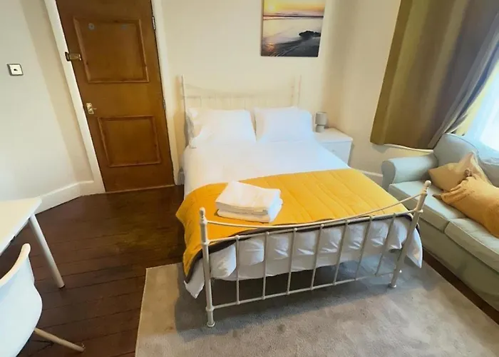 住宿加早餐酒店 Eden Homez *