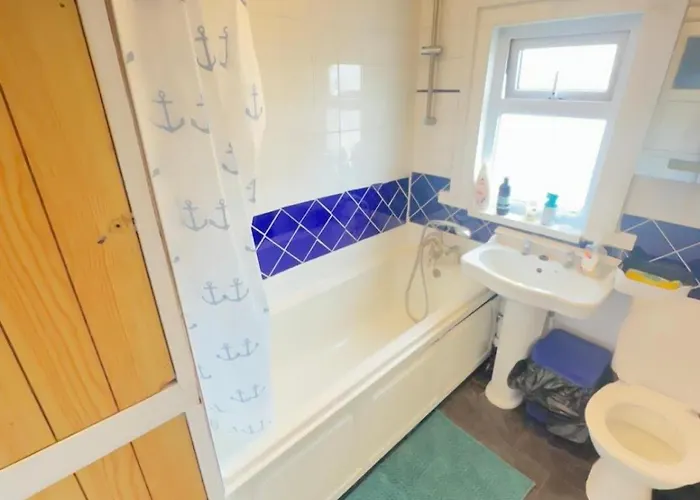 Eden Homez Bed & Breakfast *